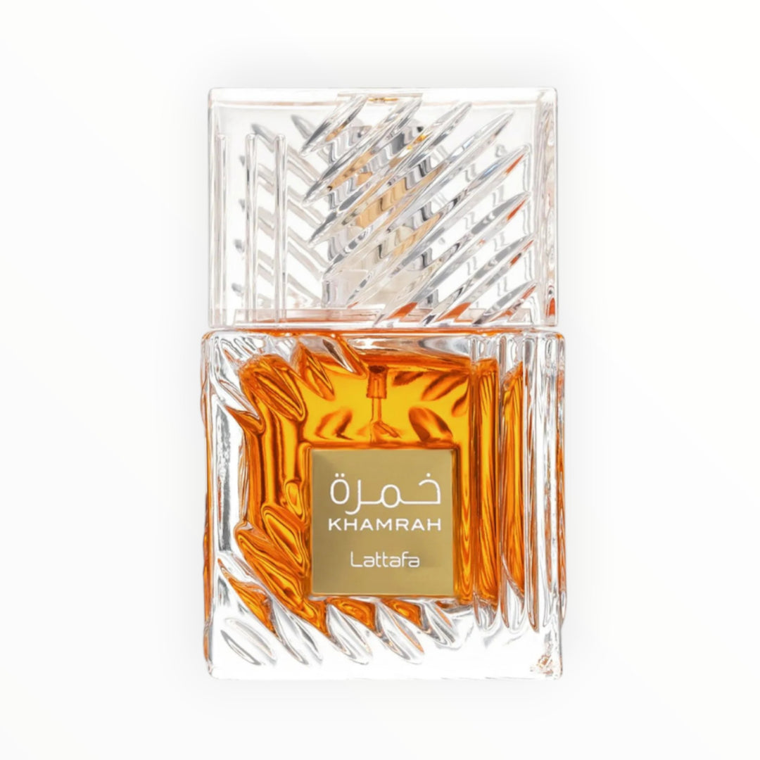 Rimaal Lattafa Khamrah Eau de Parfum in einem luxuriösen, strukturierten Glasflakon mit bernsteinfarbenem Duft.